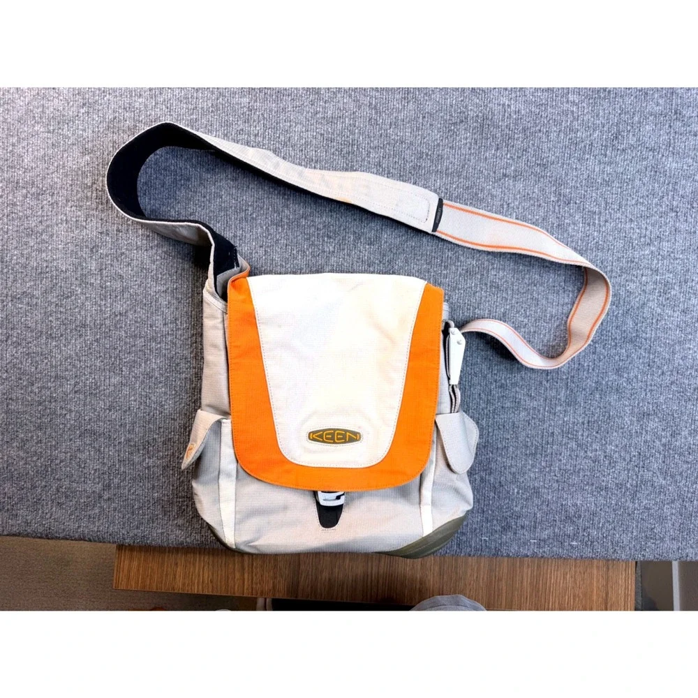 Keen Messenger Bag Tan Orange Ripstop Nylon Crossbody Recycled Rubber Base Y2K